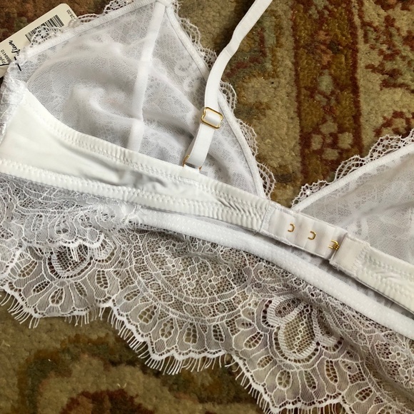 Hideaway Bralette - Picture 2 of 5